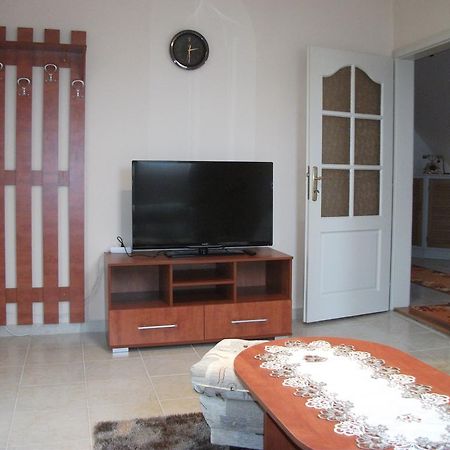 Jobor Vendeghaz Hotel Gyorujbarat Ngoại thất bức ảnh