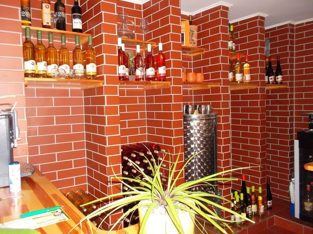 Jobor Vendeghaz Hotel Gyorujbarat Ngoại thất bức ảnh